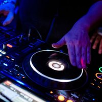 一鍵打包下載DJ大全-2025最新土嗨歌曲無損音質收藏