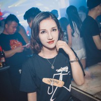 深港DJ舞曲：引領(lǐng)潮流、燃爆舞池！
