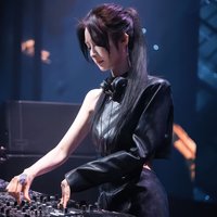 DJDJ我要上頭了「酒吧現場小姐姐蹦迪」